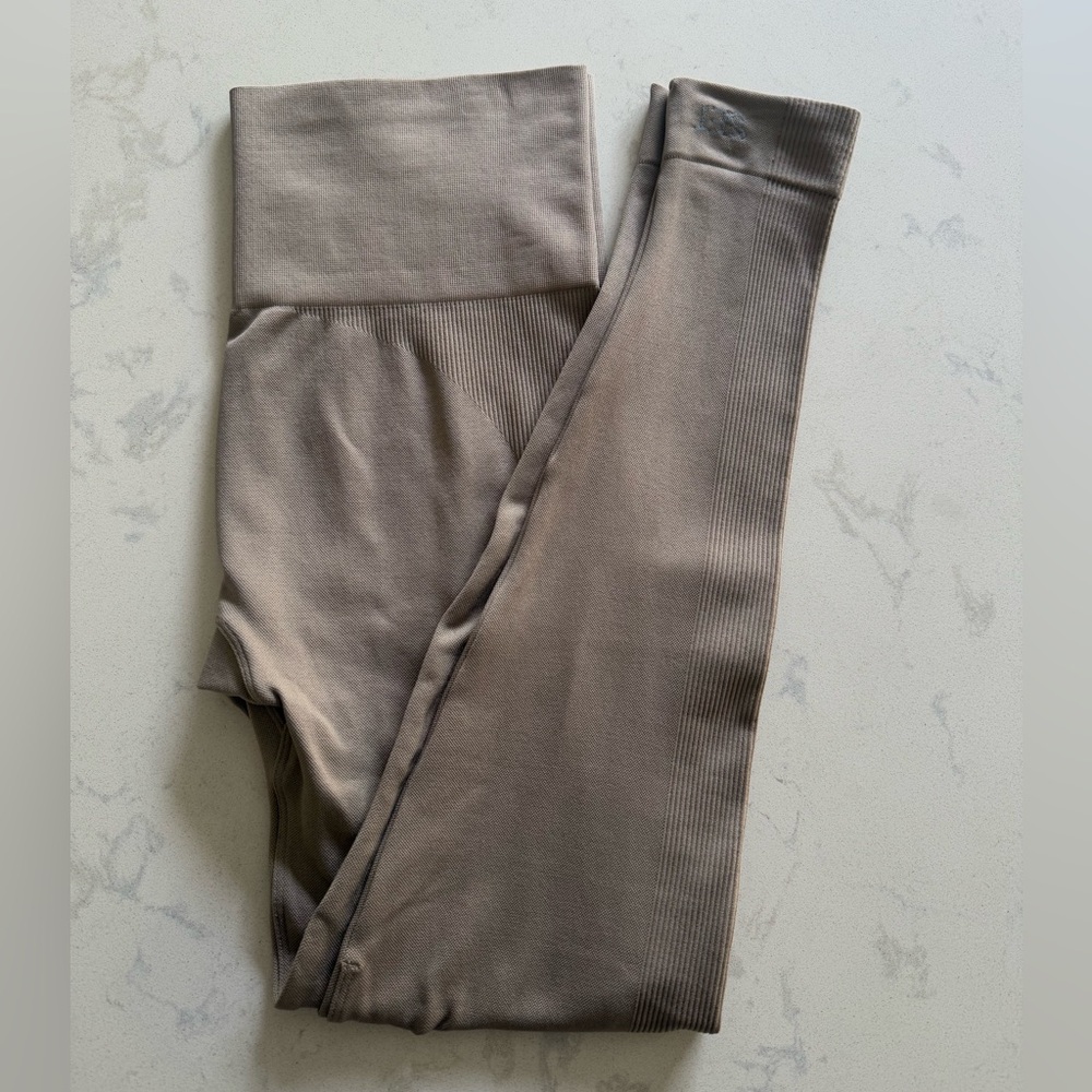 SET Active Sculptflex Leggings in Sand